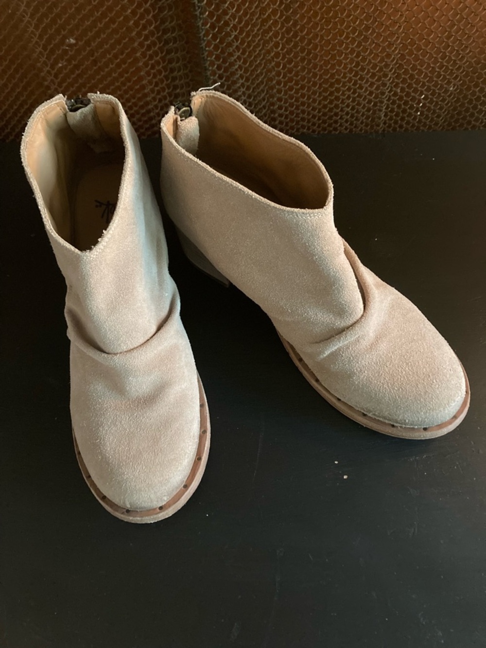 Beek Eaglet Stone Suede Women's 8.5